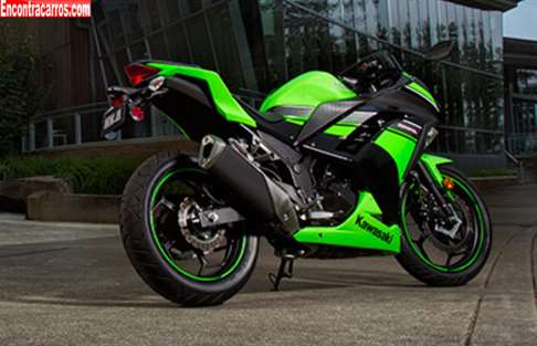 kawasaki ninja 300 traseira