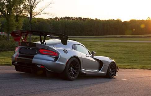 dodge viper acr 2016