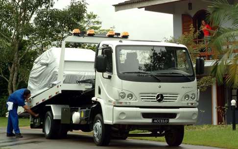 mercedes accelo