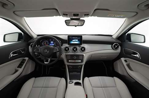 mercedes gla 2018 interior