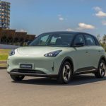 Geely EX2 chega a R$ 99 mil para taxistas e desafia BYD Dolphin Mini