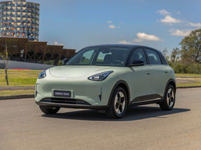 Geely EX2 chega a R$ 99 mil para taxistas e desafia BYD Dolphin Mini