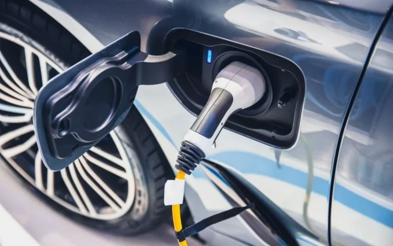 Busca por carros elétricos usados cresce 71% no início de 2026