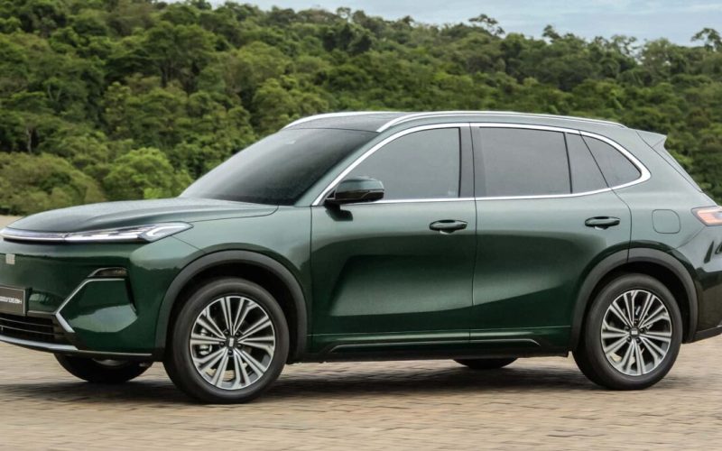 Geely melhora desempenho de SUV eliminando item criticado e atraindo consumidores