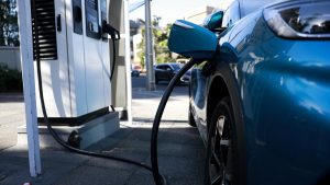 IPVA de carros elétricos e híbridos em 2026: alíquotas variam por estado