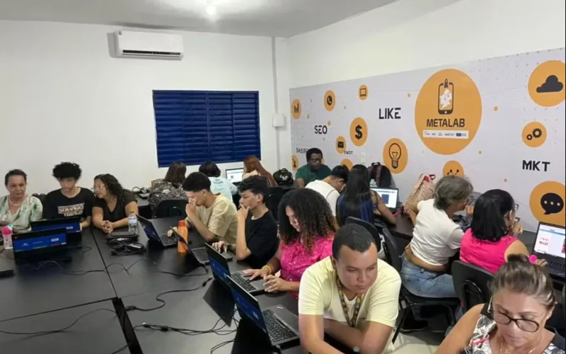 Pequenos negócios no Brasil avançam com marketing digital e IA