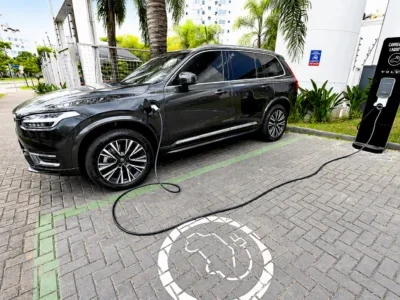 Brasil ultrapassa 25 mil pontos de recarga para veículos elétricos em 2026