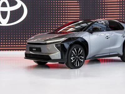Toyota bZ4X é o primeiro SUV elétrico da marca no Brasil por R$ 419.990