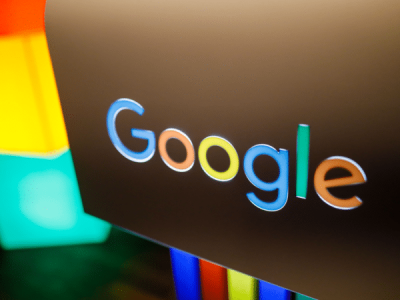 Google Ads API v24.2 traz novidades em segurança, transparência de IA e relatórios