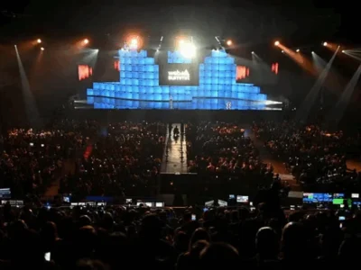 Yuno garante operação de pagamentos no Web Summit Rio 2026 com tecnologia avançada