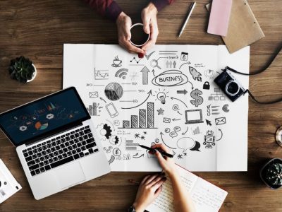 Pequenas Empresas Adotam Marketing Digital com Alta Procura por Agências Especializadas
