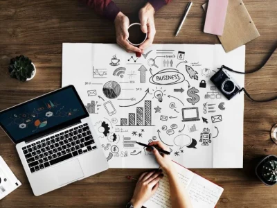 Pequenas Empresas Adotam Marketing Digital com Alta Procura por Agências Especializadas