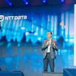 Empresas devem se adaptar à IA para garantir crescimento até 2030, afirma IBM