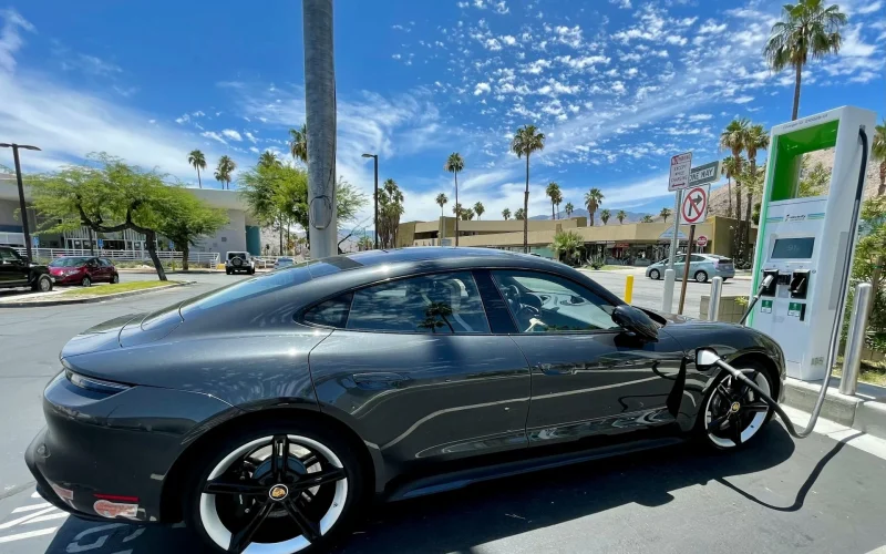 Governo facilita importação de carros elétricos sem imposto por seis meses