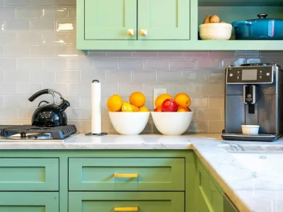 Dicas para otimizar pequenas cozinhas e evitar itens que atrapalham a organização