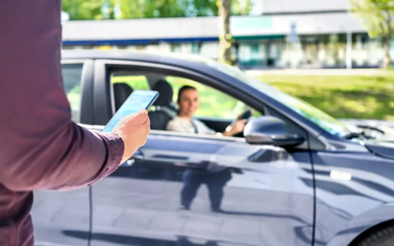 Linha de crédito do Move Brasil facilita compra de carros para taxistas e apps