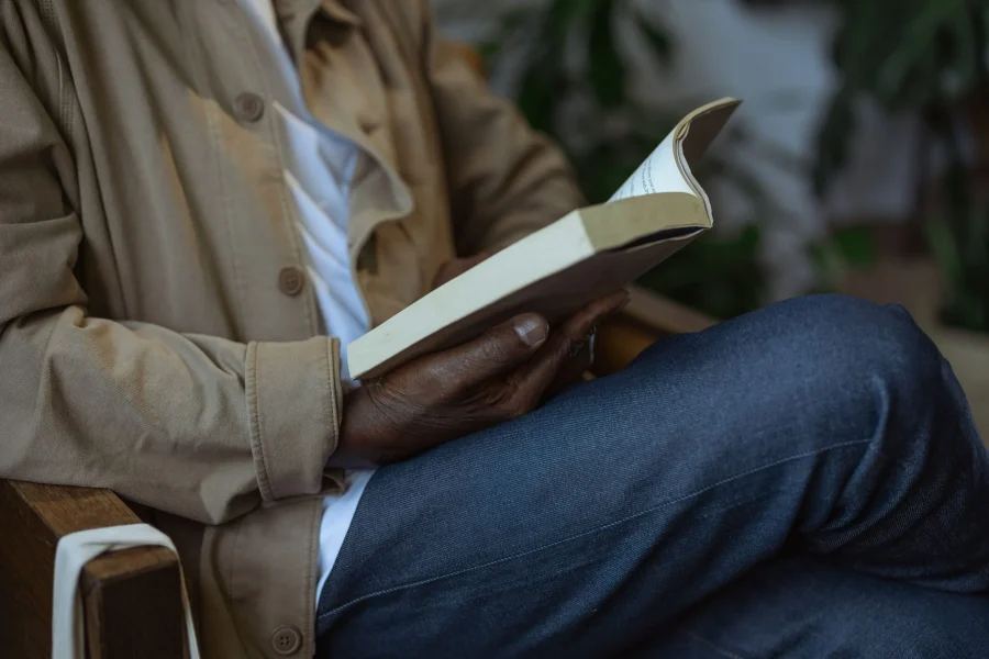 A leitura transforma a percepção auditiva e ativa áreas específicas do cérebro