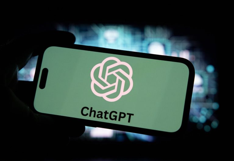 Anúncios no ChatGPT podem transformar a publicidade digital no Brasil