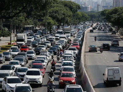 Barulho de trânsito aumenta riscos à saúde mental e cardiovascular
