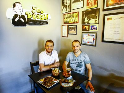 Boteco em Coqueiros celebra legado cultural de Waldir Brazil em Florianópolis