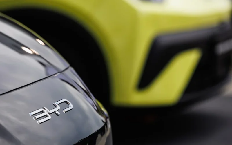 Marcas chinesas alcançam 44% do mercado de carros premium no Brasil