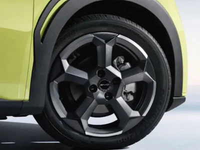 Fiat enfrenta competição da BYD com diferença de vendas reduzida a apenas 2 mil unidades