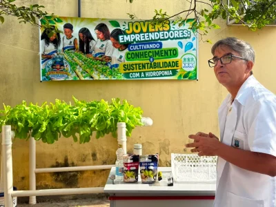 Horta hidropônica transforma aulas de química na escola de Cariacica