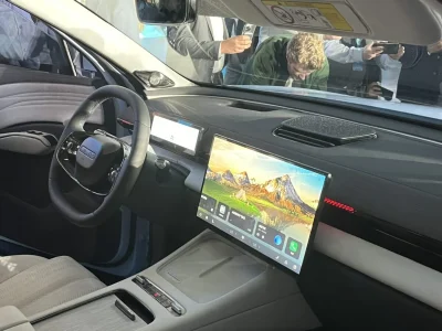 SUV híbrido inova com design exclusivo, superando BYD e GWM no mercado automotivo brasileiro.