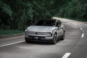 Volvo EX30 se destaca e apresenta deságio quase duas vezes menor que o BYD Seal no mercado de veículos elétricos