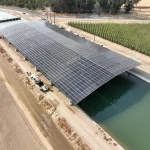 Energia solar em canais da Califórnia reduz evaporação e traz inovação sustentável