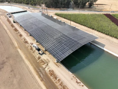 Energia solar em canais da Califórnia reduz evaporação e traz inovação sustentável