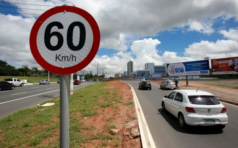 Limites de Velocidade: Entenda as Diferenças nas Vias Urbanas e Rurais
