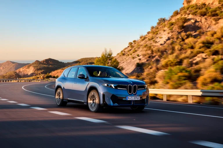 BMW iX3 é o SUV elétrico com maior autonomia do Brasil, chegando a 570 km