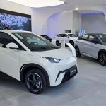 Carros eletrificados dominam vendas no varejo, com BYD e Geely em destaque