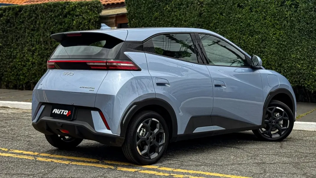 BYD Dolphin Mini se torna o carro elétrico mais vendido do Brasil em 2026