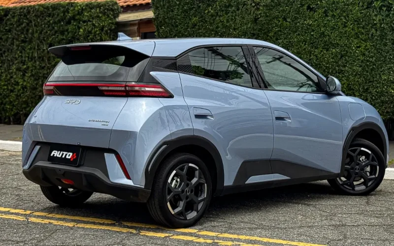 BYD Dolphin Mini se torna o carro elétrico mais vendido do Brasil em 2026