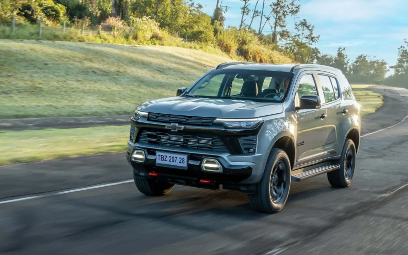 Chevrolet Trailblazer Midnight: SUV com suspensão off-road e tecnologia avançada