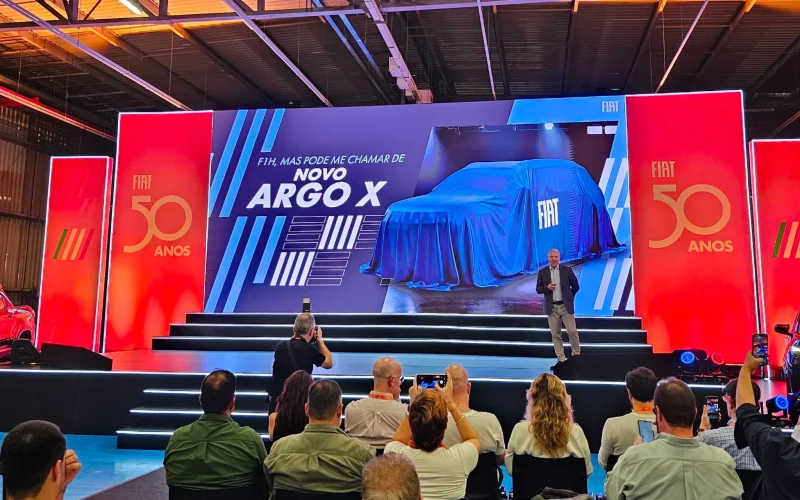 Fiat anuncia Argo X, novo hatch com motor 1.0 turbo e tecnologia híbrida