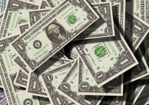 Trabalho remoto: profissões que pagam em dólar e multiplicam rendimentos no Brasil