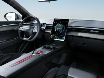 Omoda E5 versus Jaecoo J7: Comparativo entre SUV elétrico e híbrido no mercado automotivo chinês