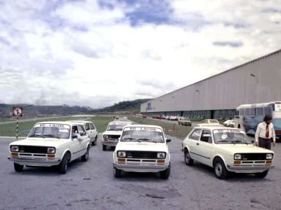 Fiat 147 completa 50 anos: inovações e impacto na indústria automotiva brasileira