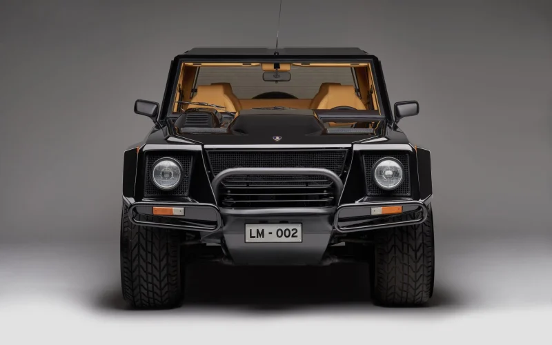 Lamborghini LM002 completa 40 anos como o primeiro SUV de luxo da marca