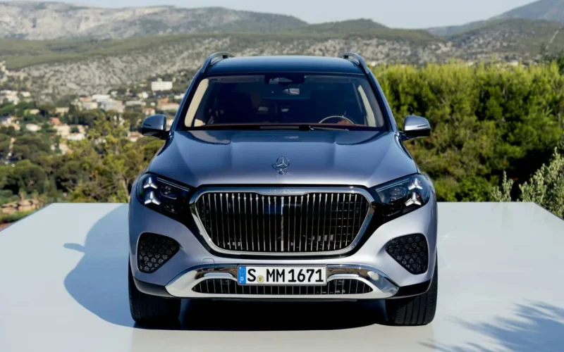 Mercedes-Maybach GLS 2027: SUV de luxo com motor V8 eletrificado de 603 cv