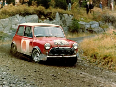 Carros britânicos que brilharam nas corridas: um legado impressionante