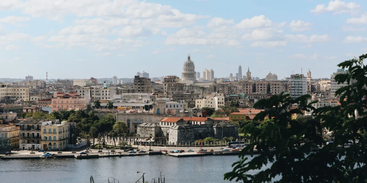 Triciclos solares transformam o transporte urbano em Havana, Cuba