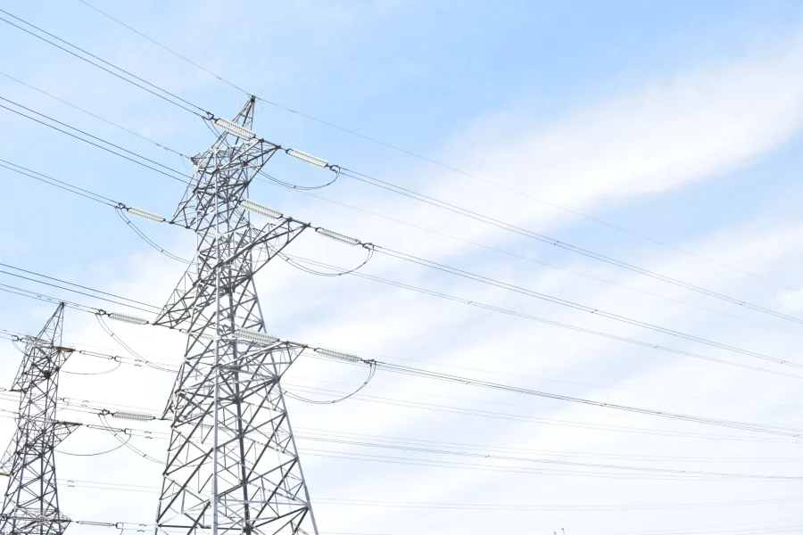 Missão 300 leva eletricidade a 50 milhões de africanos com investimento de US$ 15 bilhões