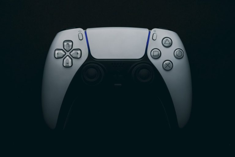 Fãs do PS5 organizam boicote contra o fim dos discos físicos de jogos