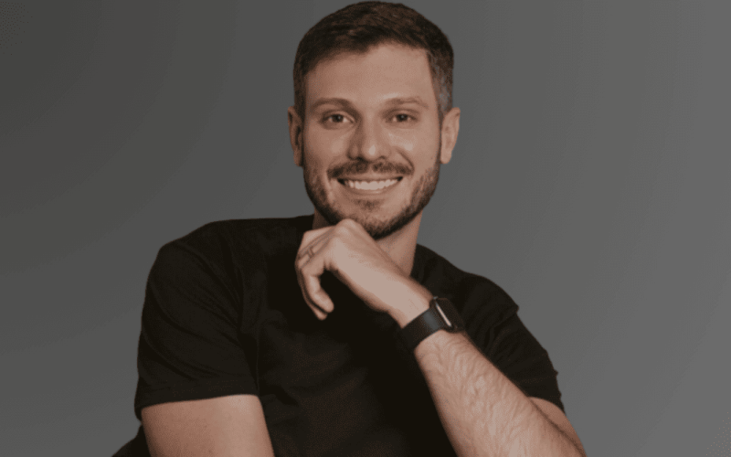 Tiago Tessmann: especialista em tráfego pago e criador da Mentoria Conversão Extrema