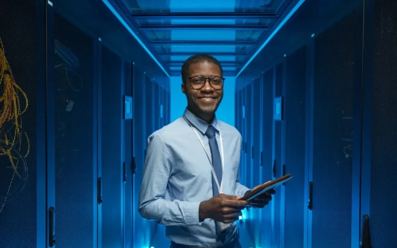 Crescimento de 56% nas buscas por vagas em tecnologia revela novas dúvidas