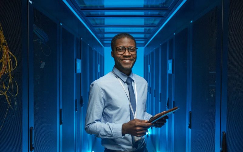 Crescimento de 56% nas buscas por vagas em tecnologia revela novas dúvidas